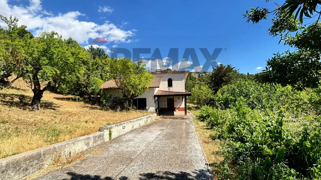 Välivaade - Villa with Olive Grove in Alimena