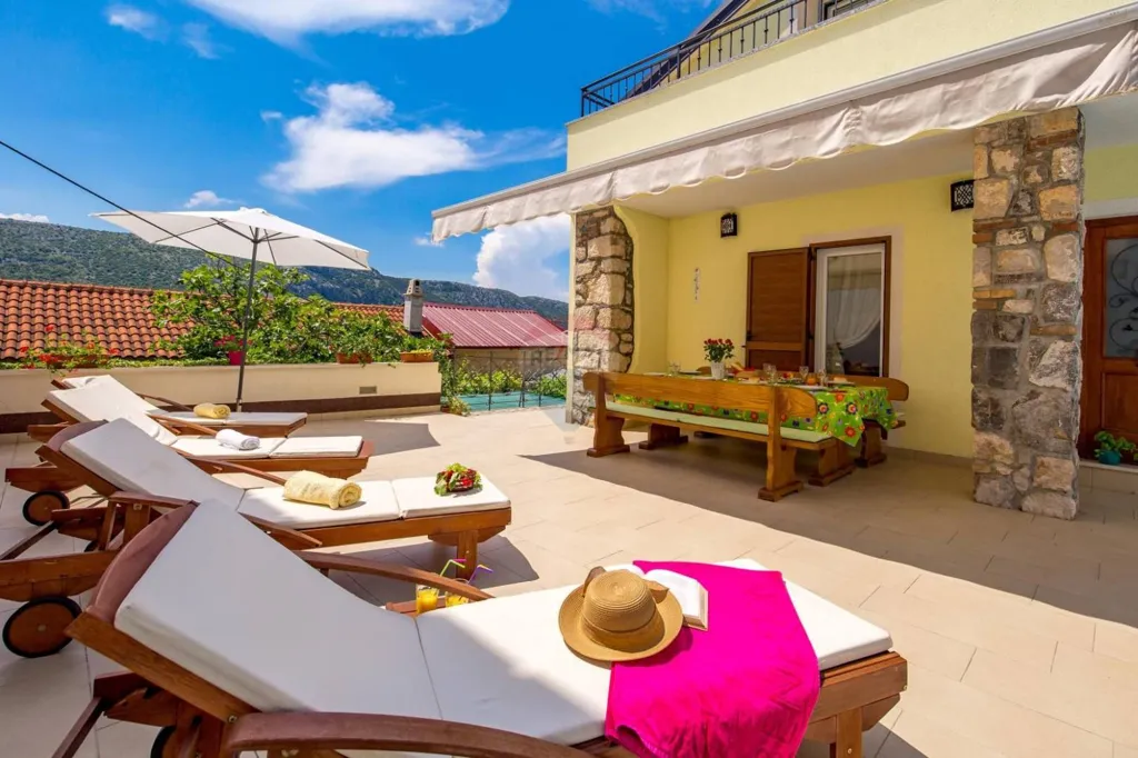 Terrass - Villa with Sea View in Tribalj