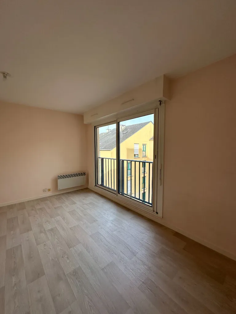 Pièces - Appartement Équipé avec Garage en Centre Ville