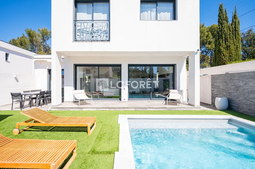 Bassein - Architectural House with Pool near Marseille
