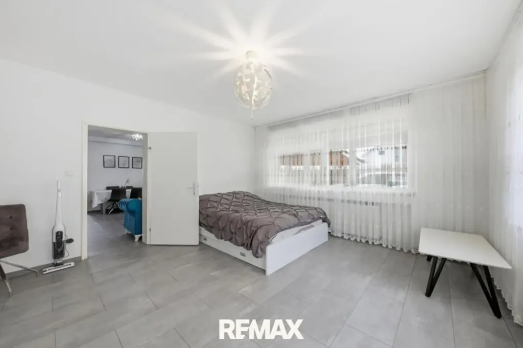 Chambres - Multi-Unit House with Expansion Potential in Haschendorf