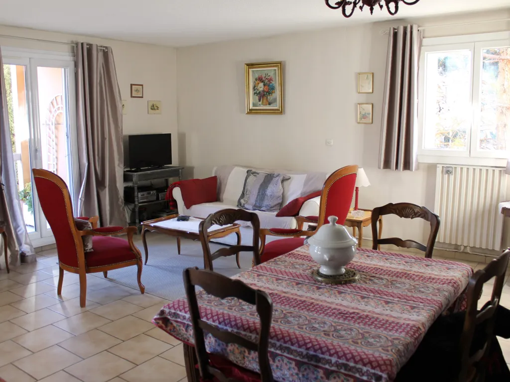 Salle à manger - Appartement Refait à Neuf avec Balcon à Aix-en-Provence