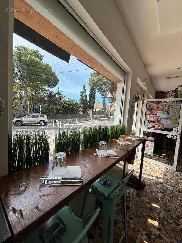 Pièces - Restaurant avec Terrasse à La Ciotat