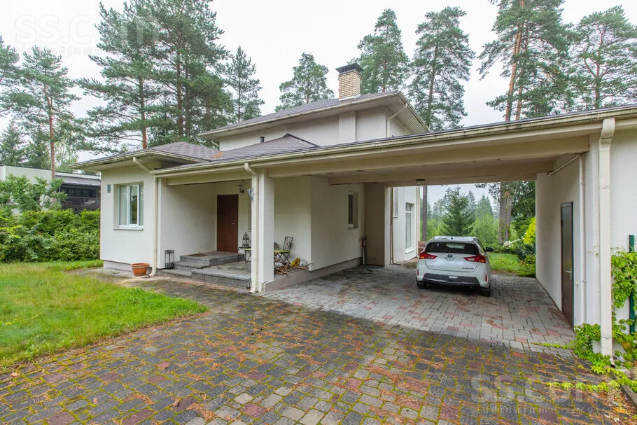 Extérieur - 2-Storey House near Lake in Sunīši