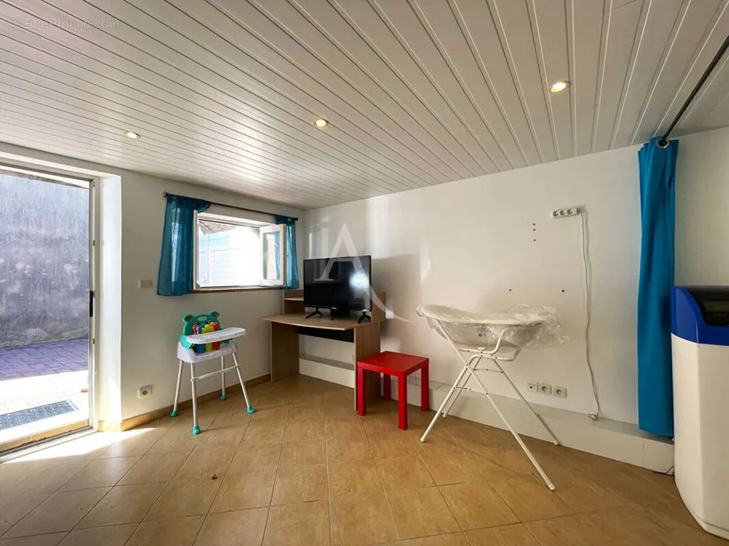 Buanderie - Maison avec Piscine et Studio à Selles-sur-Cher