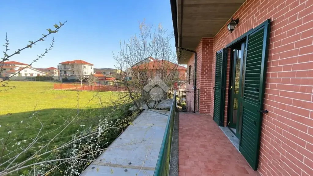 Rõdu - Duplex Villa with Private Garden in Rivalta di Torino