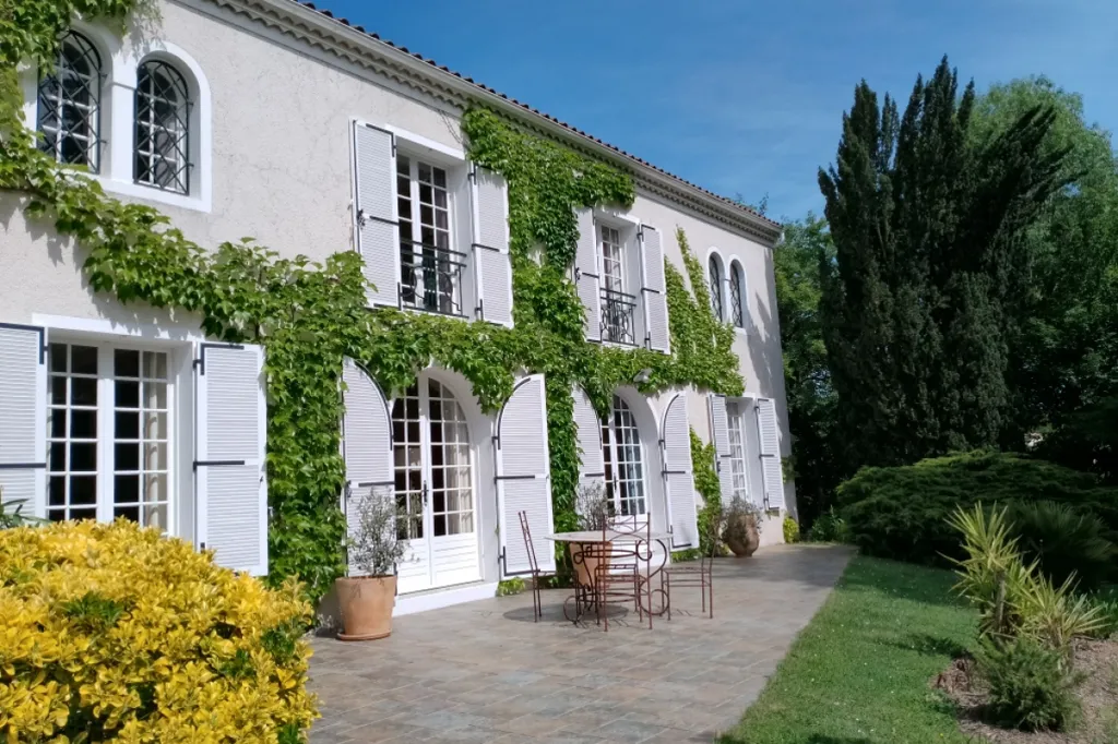 Extérieur - Maison Contemporaine avec Piscine à Médis