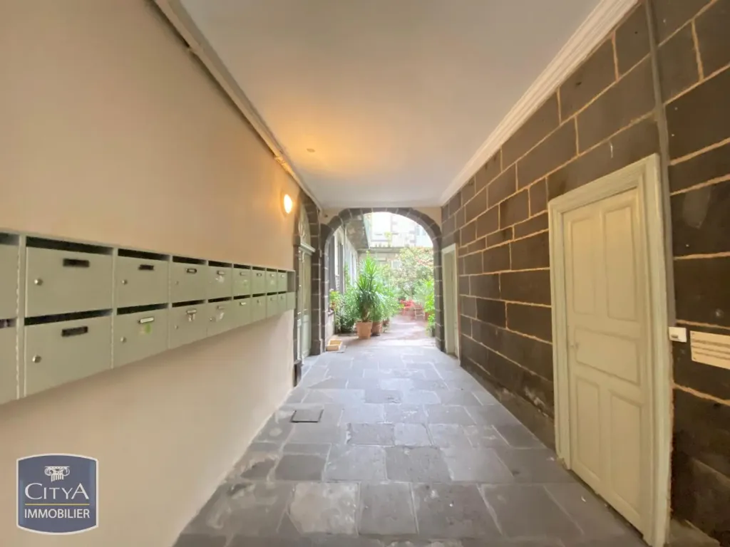 Entrée - Appartement Meublé au Calme dans le Centre Historique