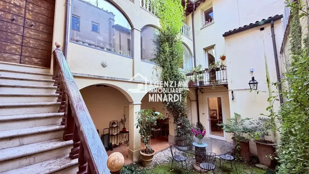 Jardin - Independent House with Private Garden in Faenza Centre