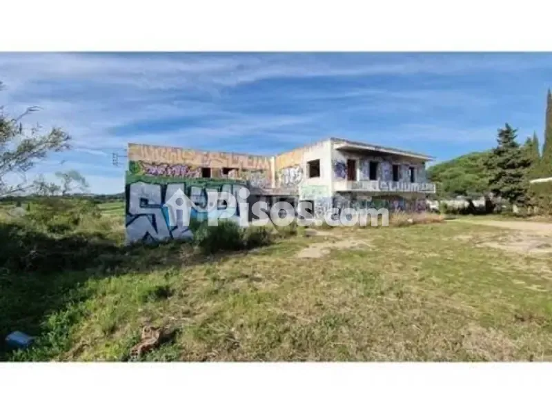 Välivaade - Rustic House for Renovation in Palafolls