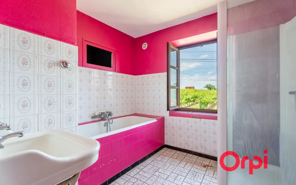 Vannitoad - Renovated House with Panoramic View in L'Arbresle