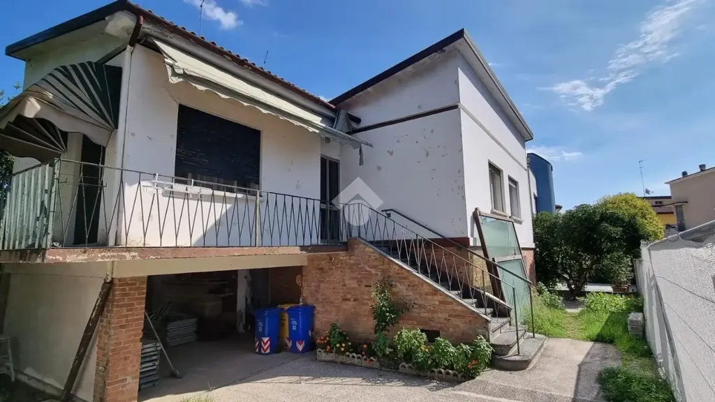 Extérieur - Villa with Garden and River View in Treviso