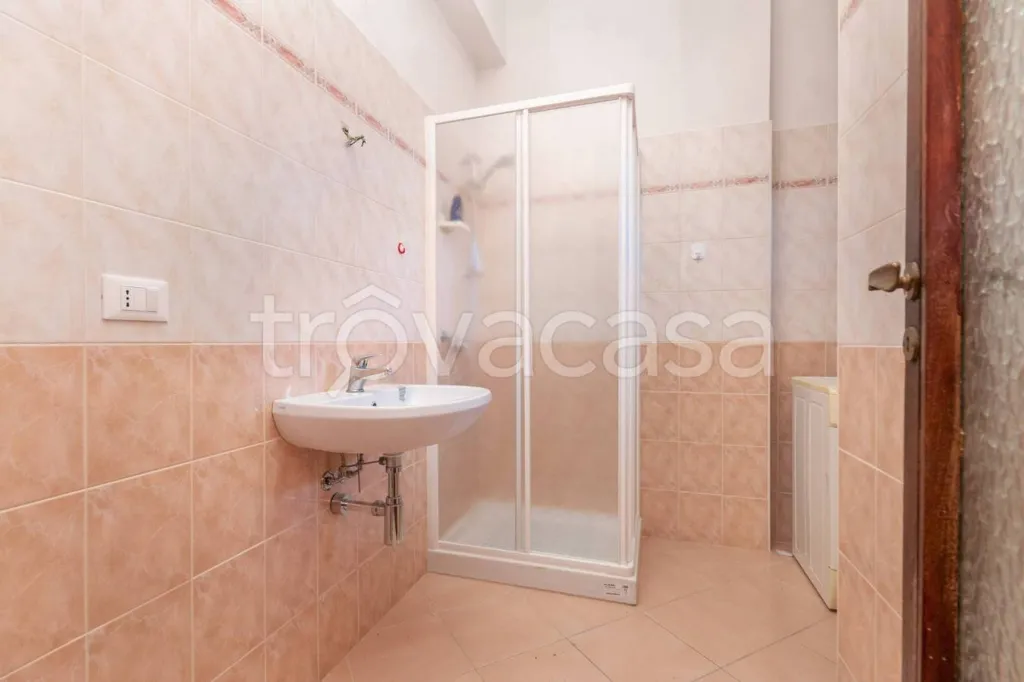 Salles de bain - Apartment with Balcony in Dronero