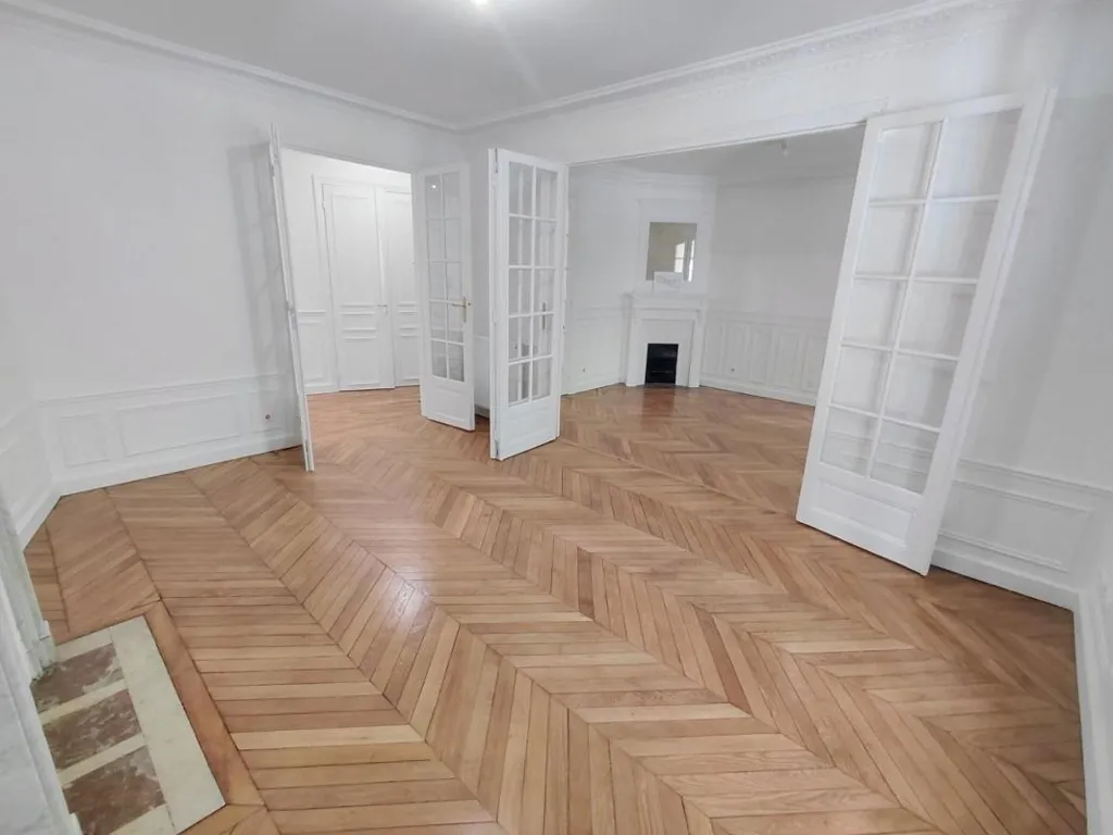 Soggiorno - Refurbished Flat with Digicode in Prestigious Residence