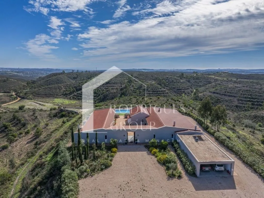 Õhuvaade - Contemporary Farm with Pool in Cotifo, Lagos