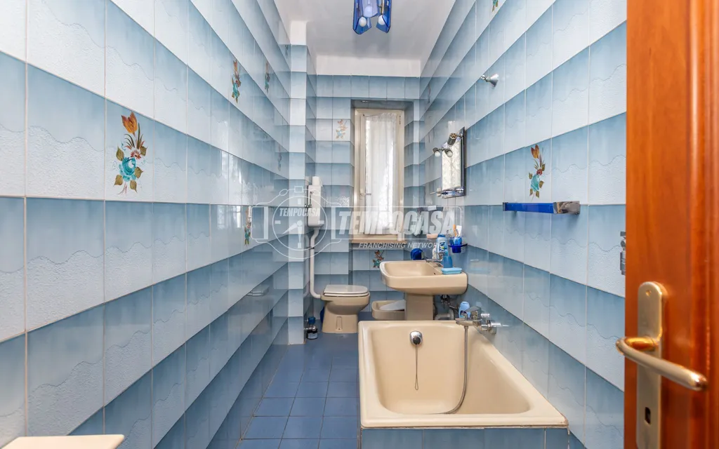 Bagni - Trilocale with Balcony in Torino