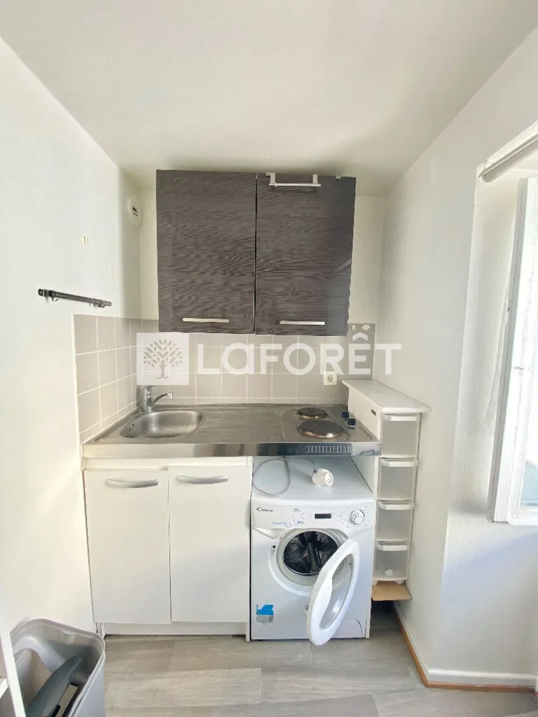 Köök - Furnished Studio with Cathedral View in Strasbourg
