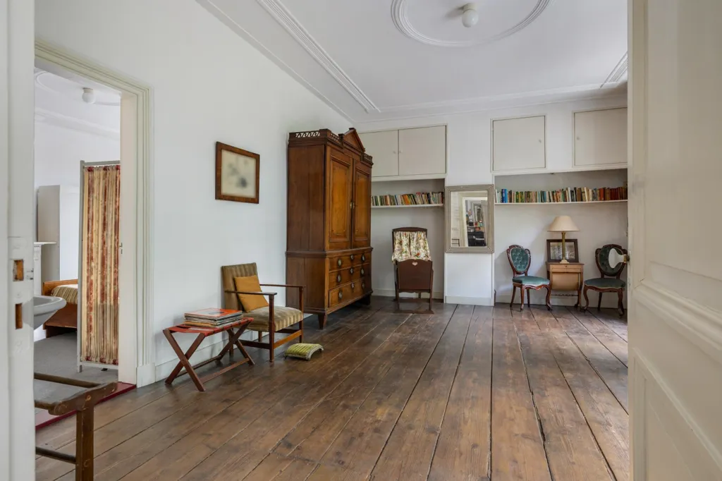 Living Room - Monumental Villa with Historical Charm in Breda