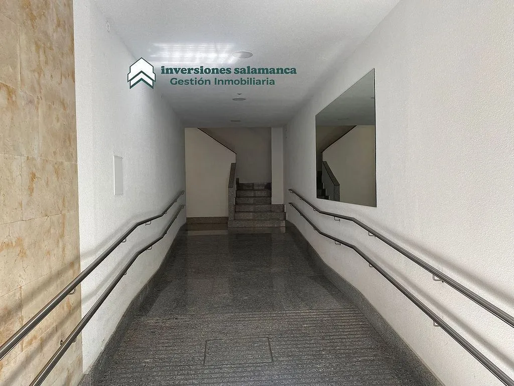 Esik - Student-Friendly Flat with Balcony in Salamanca