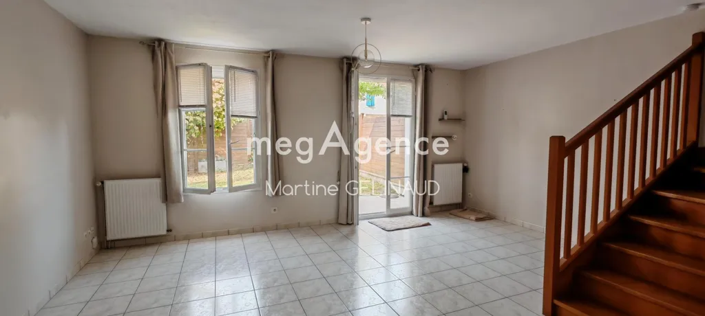 Esik - Terraced House with Garden in Haras District