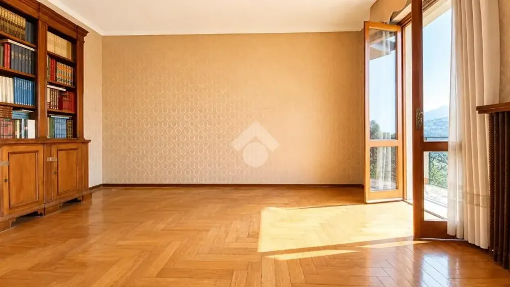Studio - Panoramic Villa with Garden in Ponte Lambro