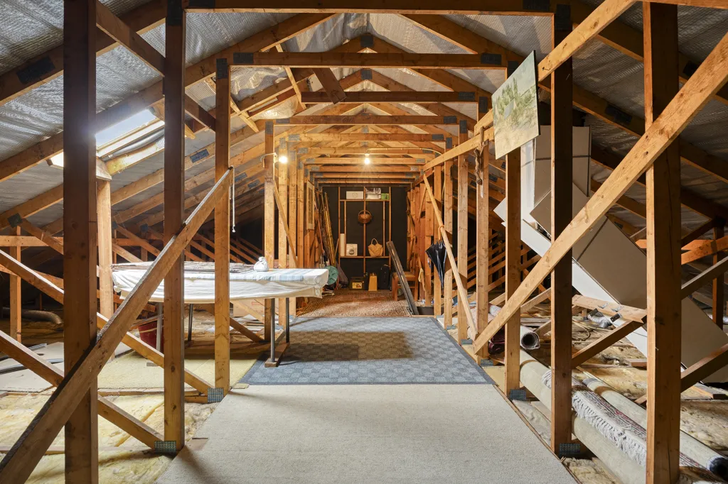 Rooms - Open Building with Expansion Potential in Ekeren