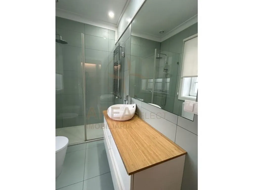 Vannitoad - Luxury T5 House with Garden in Guimarães
