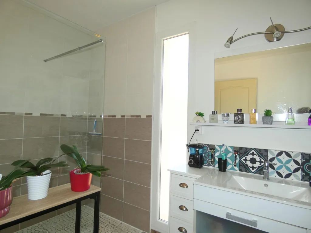 Vannitoad - Modern Villa with Terrace in Saint-Marcel-sur-Aude