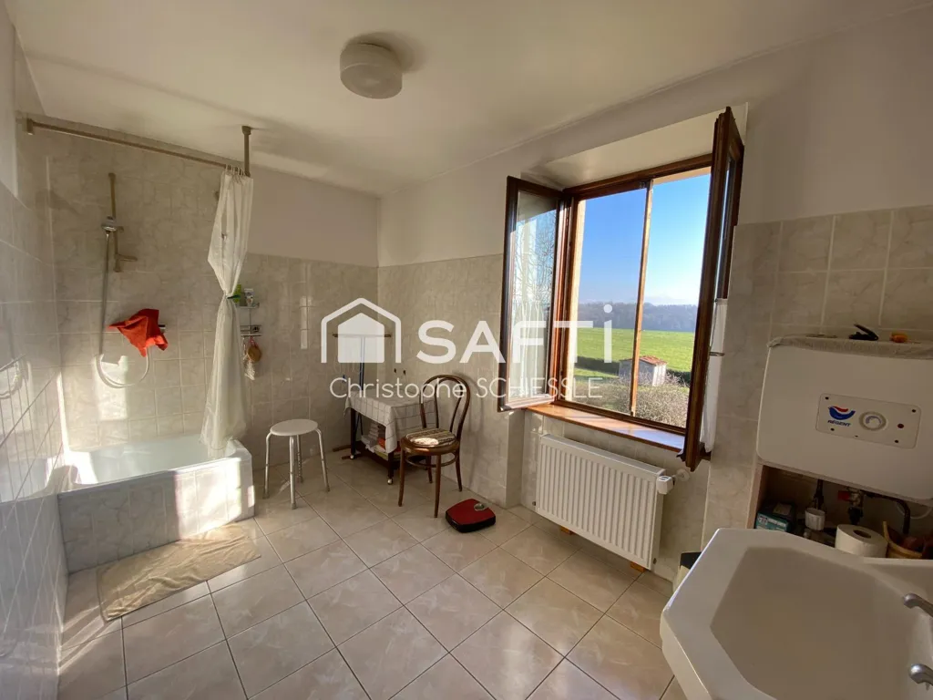 Salles de bain - Maison de Campagne avec Jardin à Grandvillars