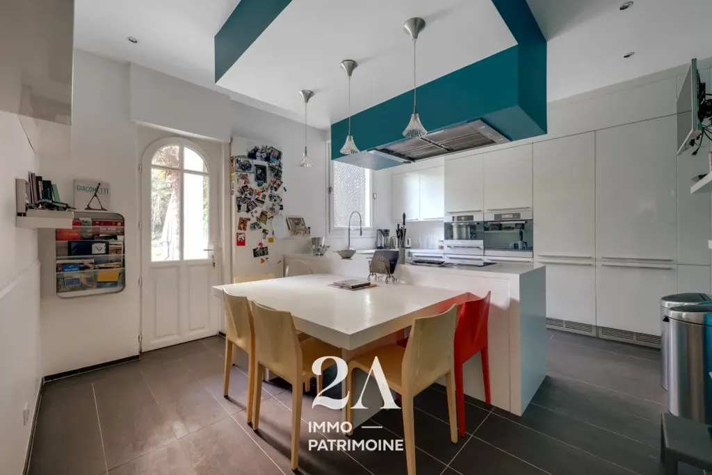 Cuisine - Maison historique avec piscine à Charenton-le-Pont