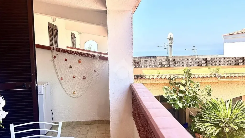 Rõdu - First Floor Apartment with Terrace in Scalea