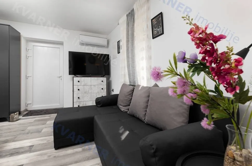 Elutuba - Renovated Stone House with Sea View in Punat