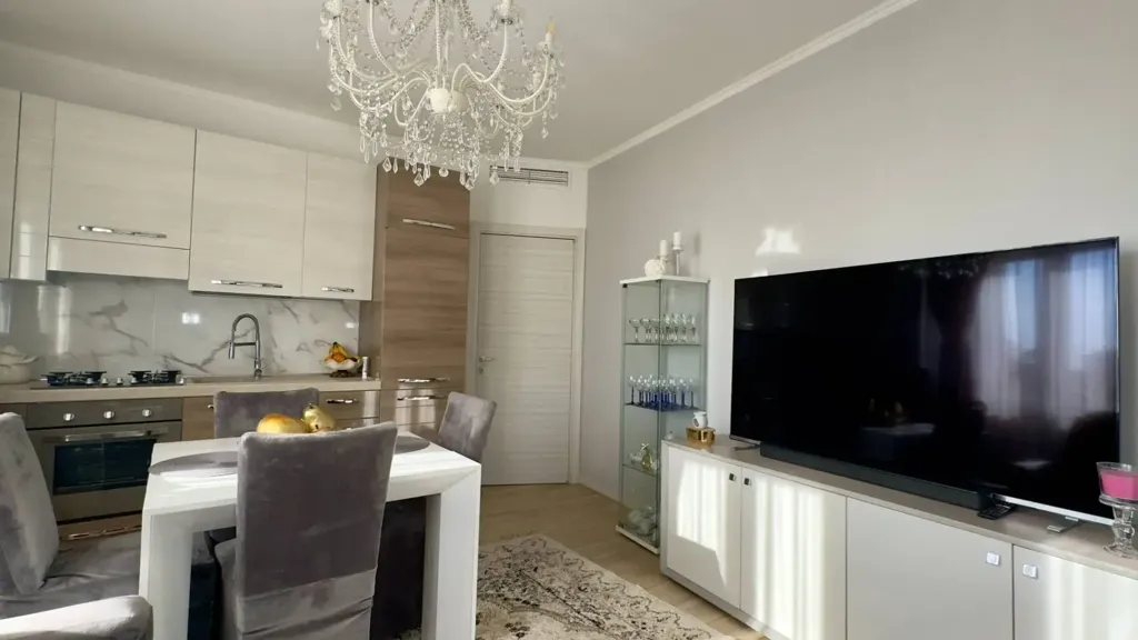 Séjour - Rear-Facing Apartment with Balcony in Cinisello Balsamo