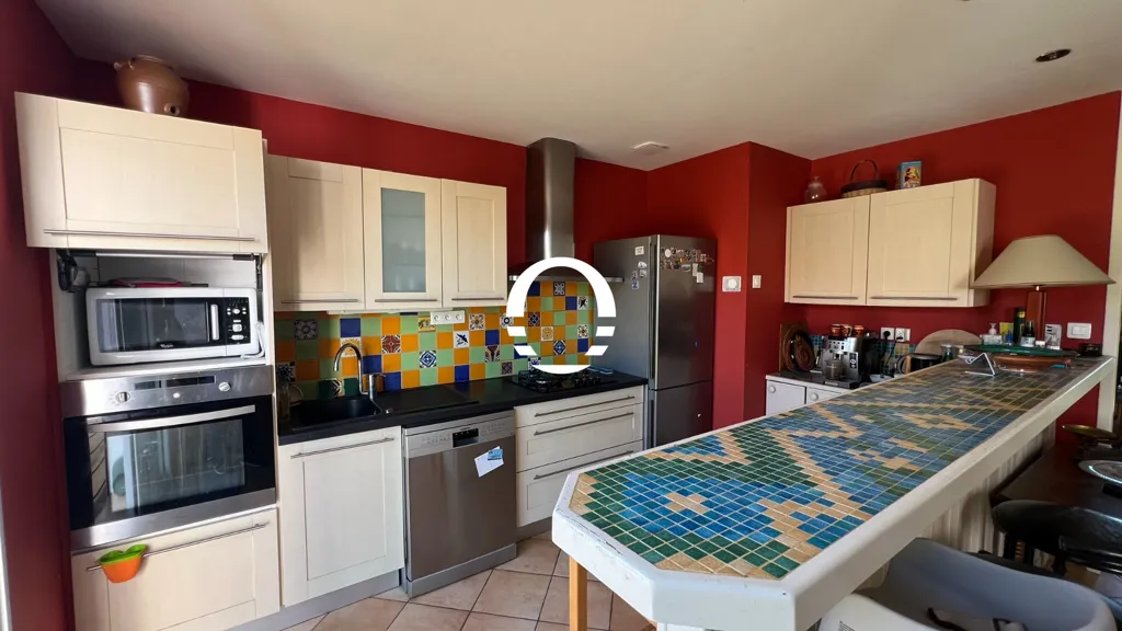 Köök - Family House with Studio in Pornic