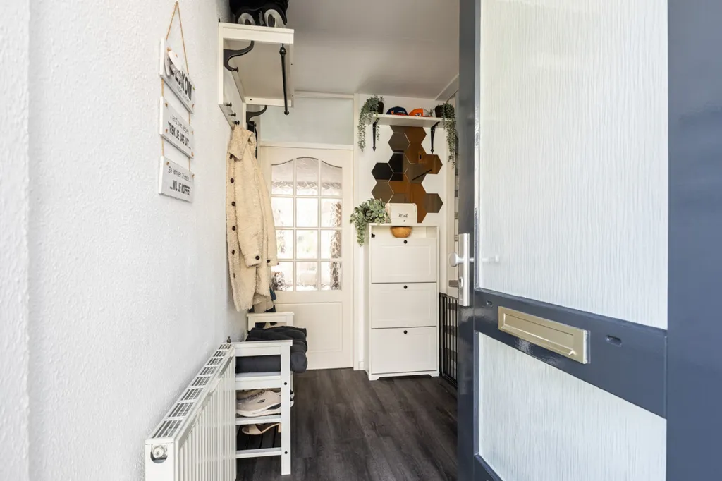 hallway_entrance