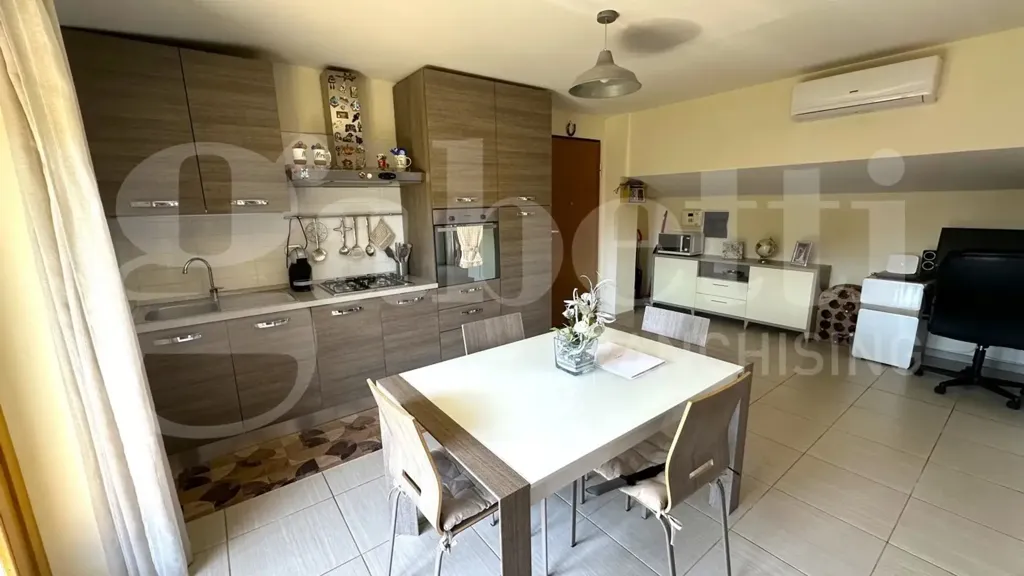 Salle à manger - Apartment with Balcony in Via Anagnina, Rome