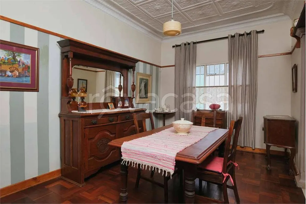 Salle à manger - Apartment with Balcony in Bellona