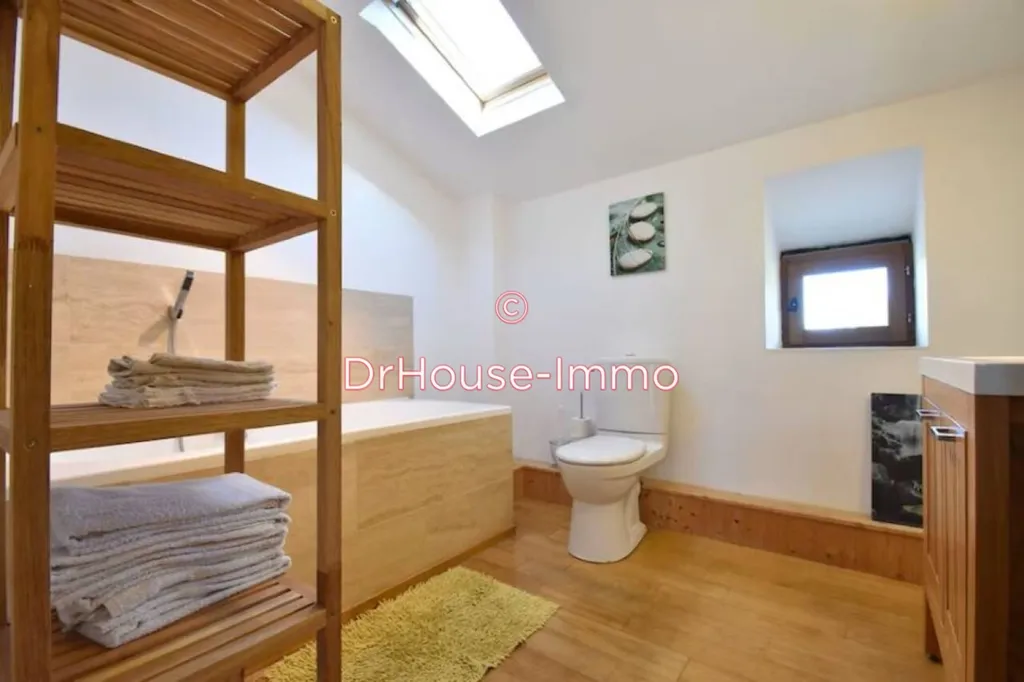 Salles de bain - Maison en Pierre avec Piscine à Verteillac