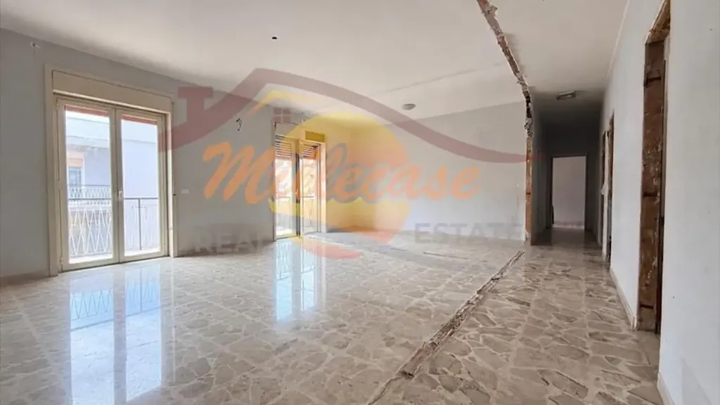Pièces - Apartment with Balcony in Siracusa