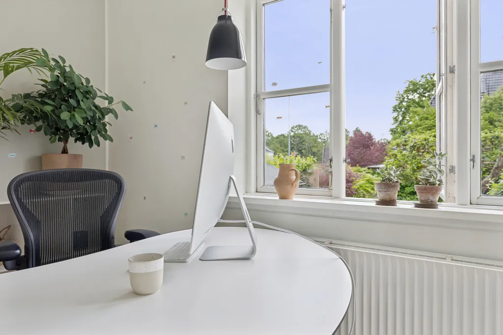 Bureau - Classical Villa with Architect-Designed Garden in Odense