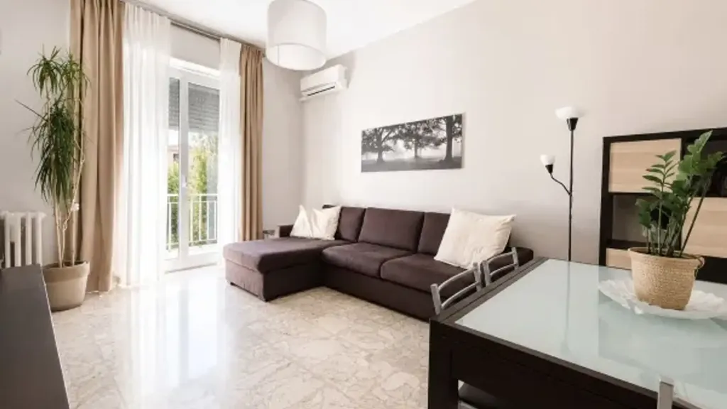Séjour - Central 3-Bedroom Apartment with Balcony in Concorezzo