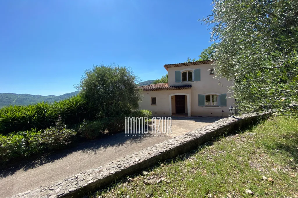 Extérieur - Villa Récemment Construite avec Piscine à Proximité des Collines