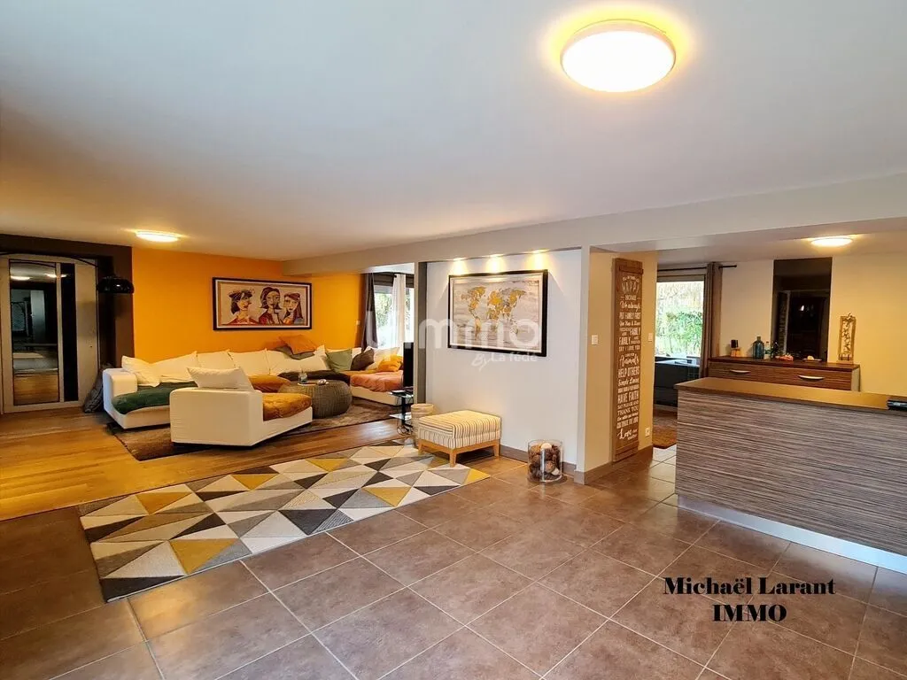 Elutuba - Renovated House with Pool near Lencloître