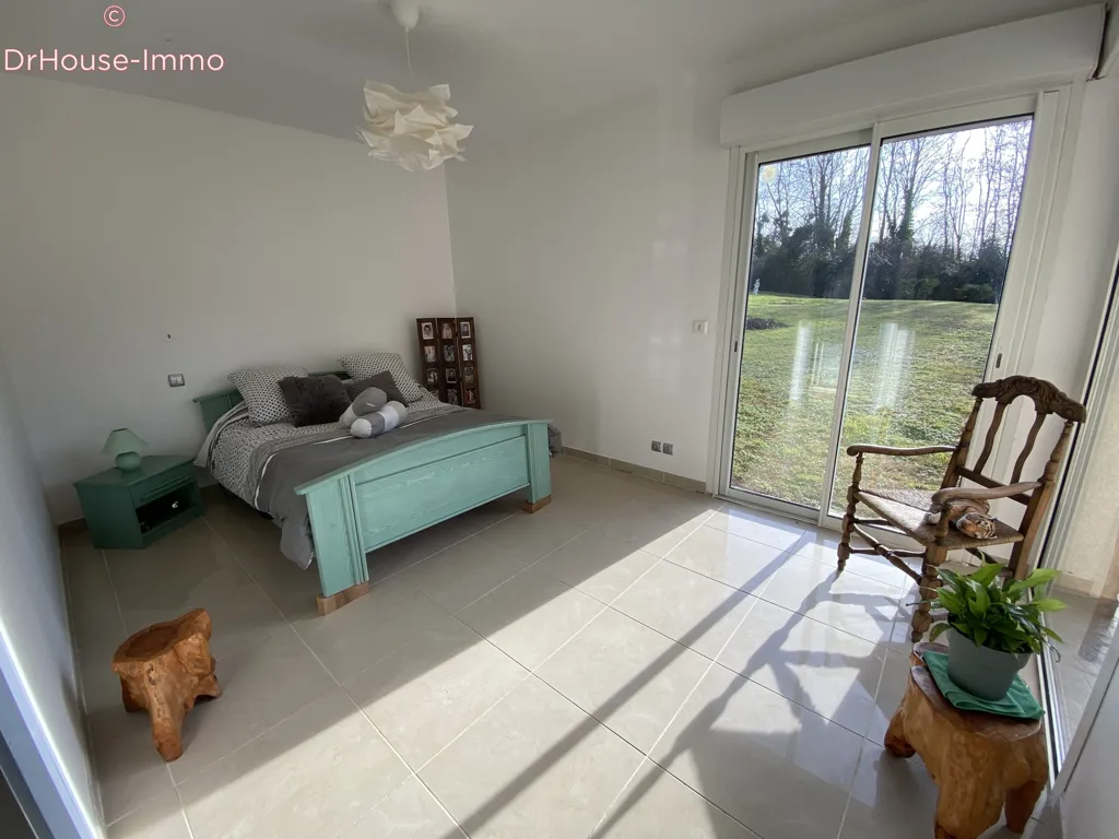 Magamistoad - Architect-Designed Villa with Indoor Pool in Le Vernet