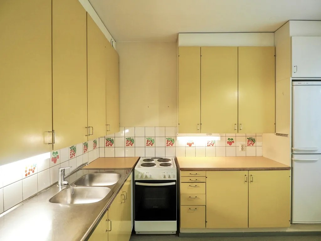 Cucina - Spacious Apartment with Balcony in Turengi