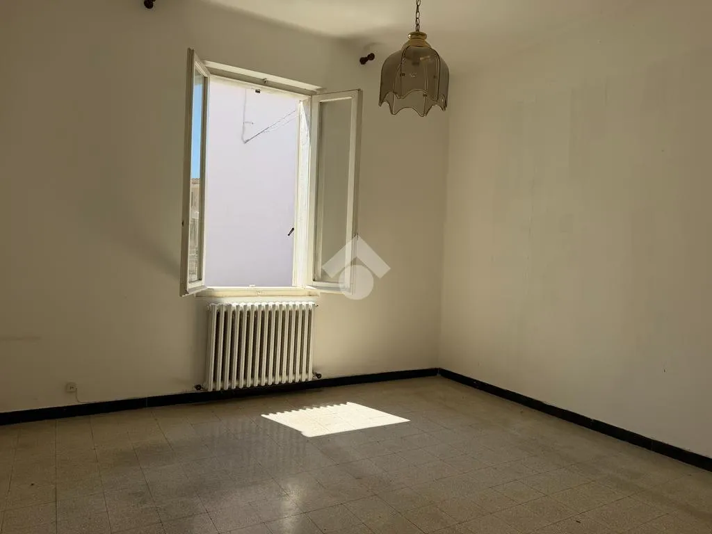 Toad - Corner Semi-Detached Villa with Private Garden in Pesaro