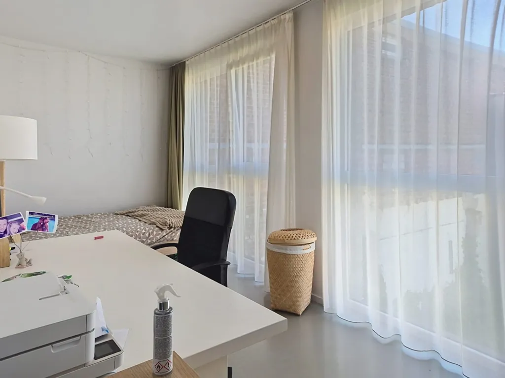 Bureau - Appartement Moderne avec Double Vitrage à Kortrijk