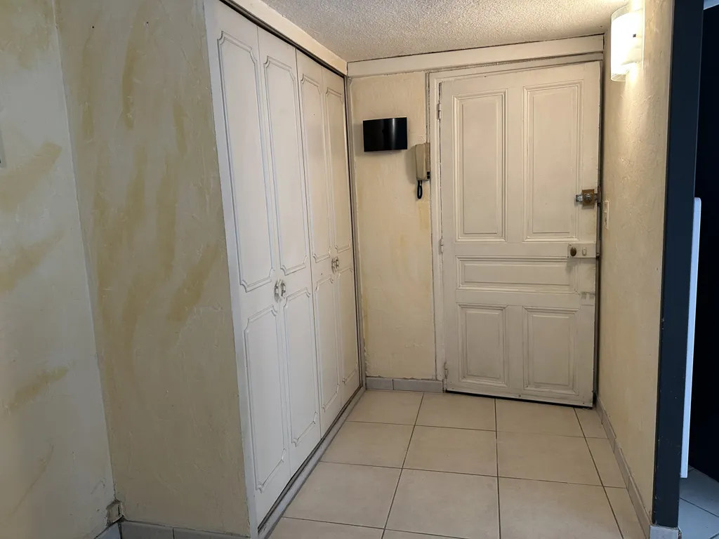 Entrée - Appartement Centre Ville avec Chambre Séparée à Clermont-Ferrand