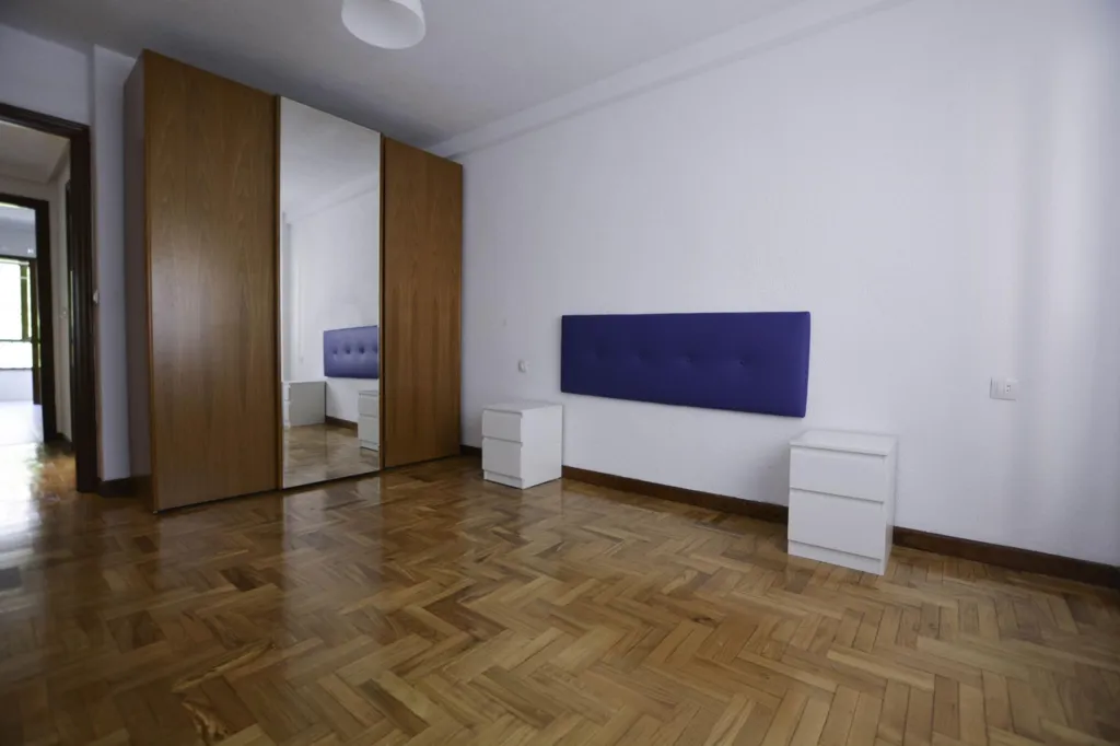 Magamistoad - Three-Bedroom Flat with Balcony in Ventanielles