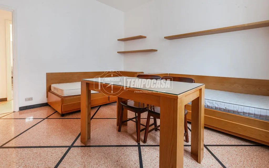 Chambres - Trilocale with Balcony in Milan's Isola